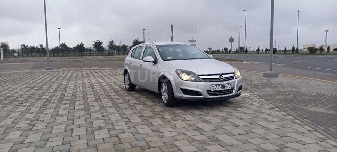 Opel Astra 2010, 136,000 km - 1.3 l - Bakı