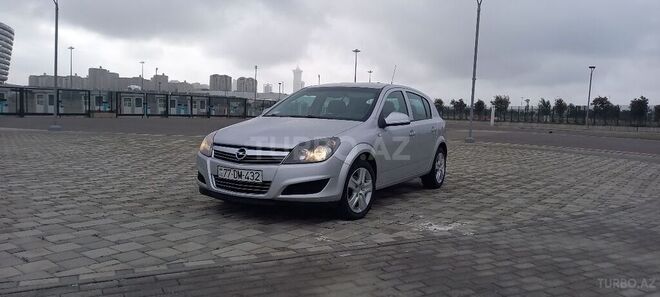 Opel Astra 2010, 136,000 km - 1.3 l - Bakı