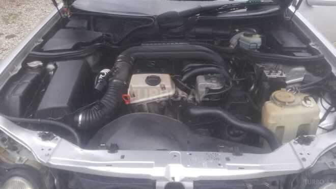 Mercedes E 220 1998, 345,000 km - 2.2 л - Kürdəmir