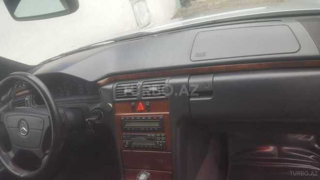 Mercedes E 220 1998, 345,000 km - 2.2 л - Kürdəmir