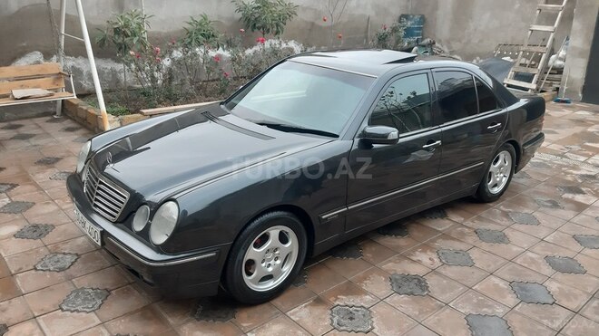 Mercedes E 240 2000, 285,000 km - 2.4 l - Bakı