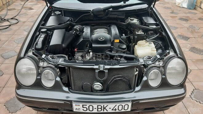 Mercedes E 240 2000, 285,000 km - 2.4 l - Bakı