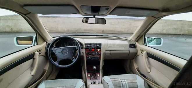 Mercedes C 220 1999, 398,000 km - 2.2 l - Sumqayıt