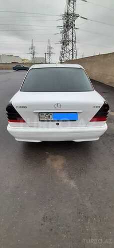 Mercedes C 220 1999, 398,000 km - 2.2 l - Sumqayıt