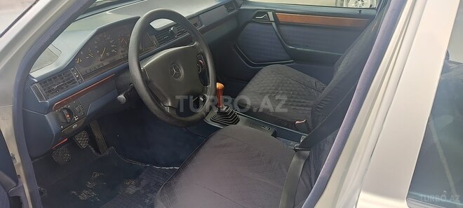 Mercedes E 200 1992, 640,000 km - 2.0 l - Bakı
