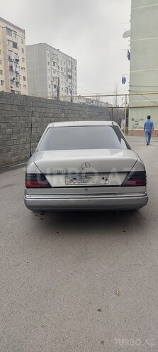 Mercedes E 200 1992, 640,000 km - 2.0 l - Bakı