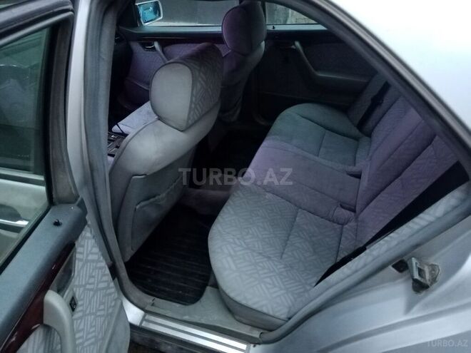 Mercedes C 250 1994, 200,000 km - 2.5 l - Bakı