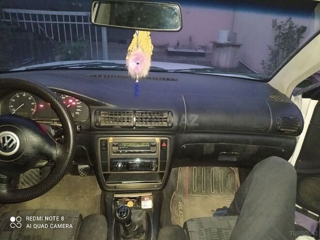 Volkswagen Passat 1997, 300,000 km - 1.8 l - Sabirabad