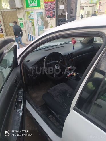 Volkswagen Passat 1997, 300,000 km - 1.8 l - Sabirabad