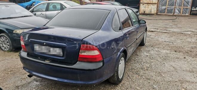 Opel Vectra 1996, 225,650 km - 1.6 л - Sumqayıt