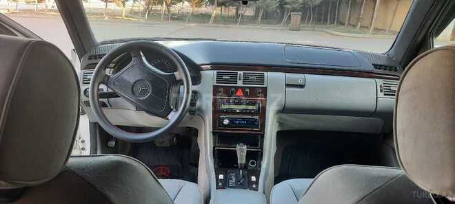 Mercedes E 280 1996, 258,369 km - 2.8 l - Sumqayıt