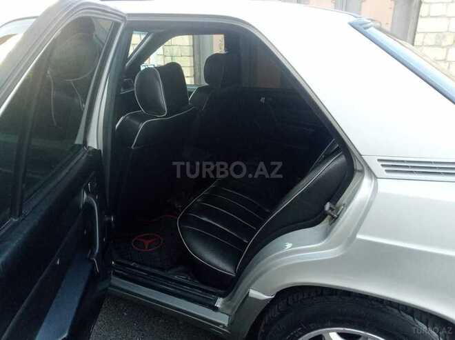 Mercedes E 200 1989, 25,000 km - 2.0 l - Oğuz