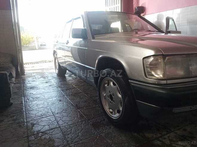 Mercedes E 200 1989, 25,000 km - 2.0 l - Oğuz