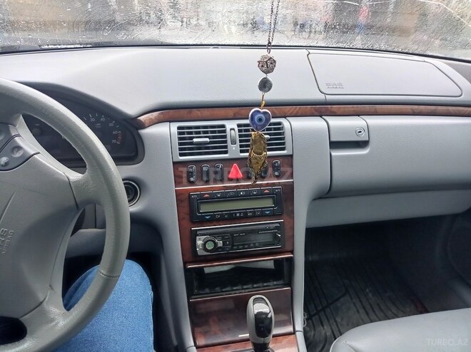 Mercedes E 320 2000, 220,000 km - 3.2 l - Bakı