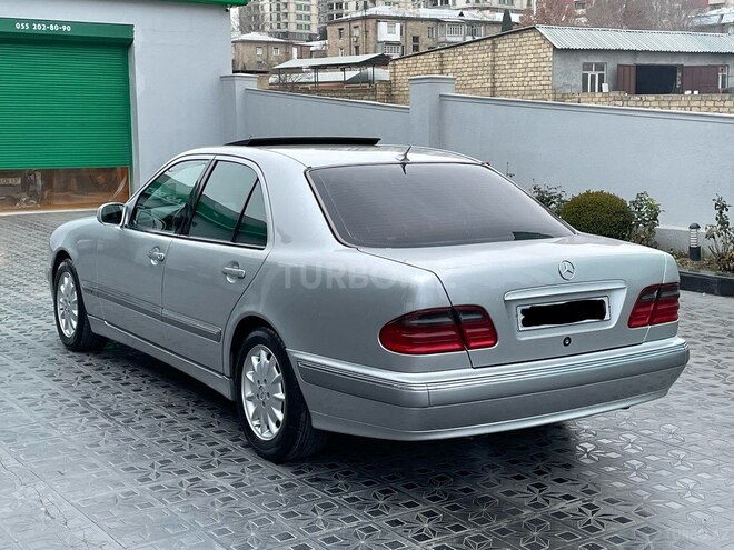 Mercedes E 200 2001, 262,000 km - 2.0 l - Gəncə