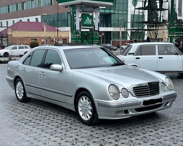 Mercedes E 200 2001, 262,000 km - 2.0 l - Gəncə