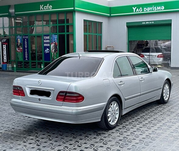 Mercedes E 200 2001, 262,000 km - 2.0 l - Gəncə