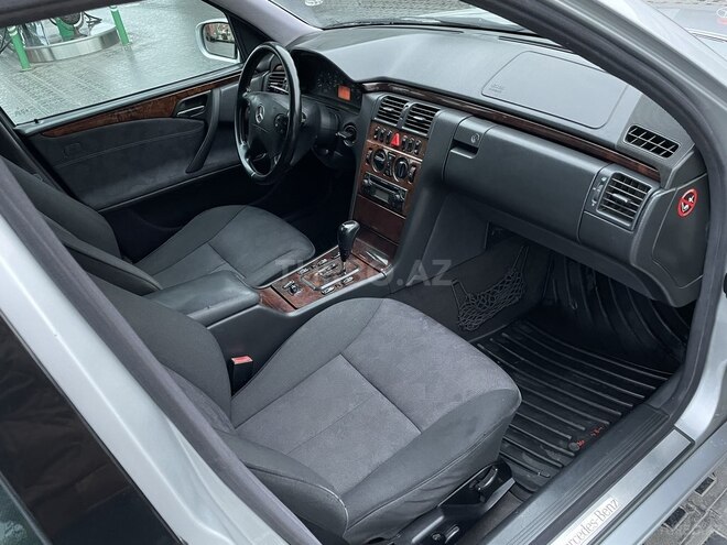 Mercedes E 200 2001, 262,000 km - 2.0 l - Gəncə