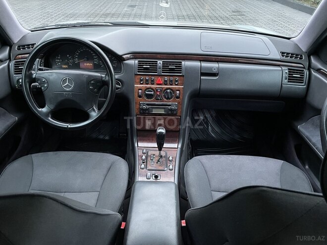 Mercedes E 200 2001, 262,000 km - 2.0 l - Gəncə