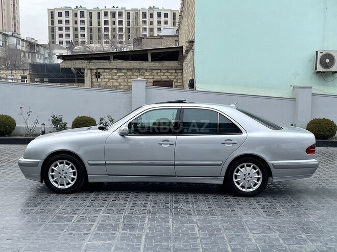 Mercedes E 200 2001, 262,000 km - 2.0 l - Gəncə
