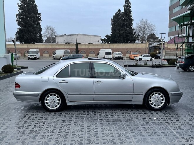 Mercedes E 200 2001, 262,000 km - 2.0 l - Gəncə