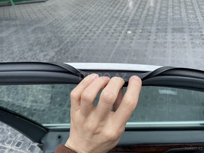 Mercedes E 200 2001, 262,000 km - 2.0 l - Gəncə