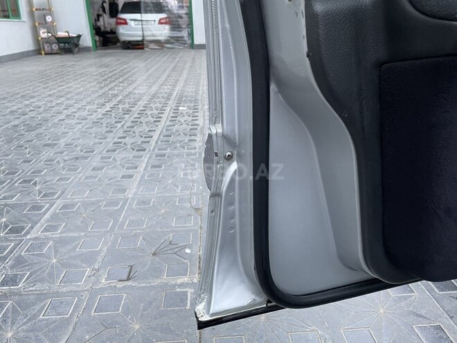 Mercedes E 200 2001, 262,000 km - 2.0 l - Gəncə