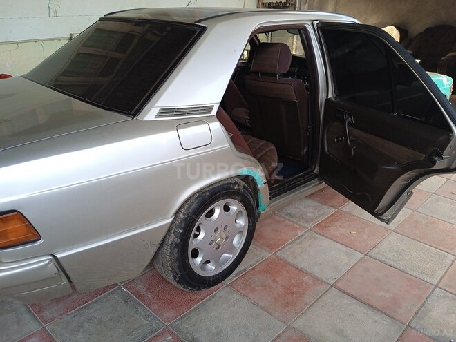 Mercedes 190 1989, 250,000 km - 2.0 l - Cəlilabad