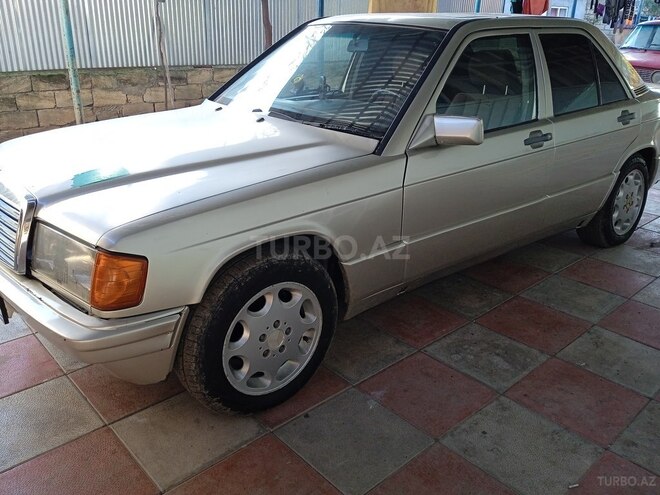 Mercedes 190 1989, 250,000 km - 2.0 l - Cəlilabad