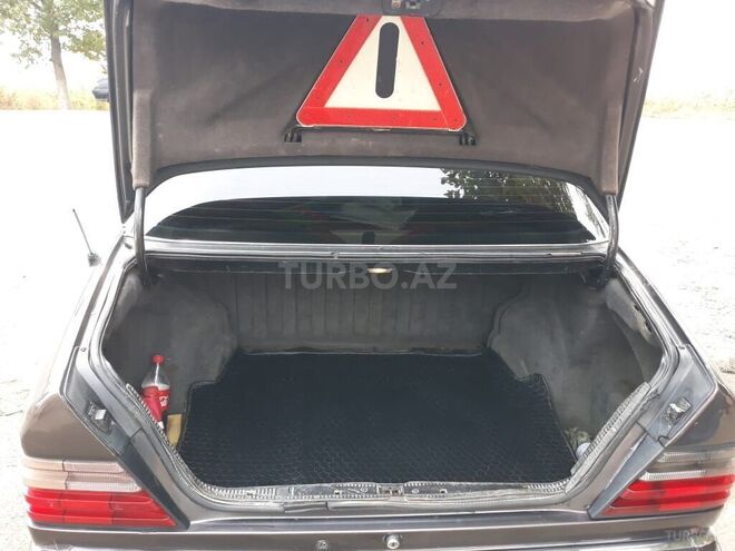 Mercedes E 250 1995, 560,082 km - 2.5 л - Gəncə