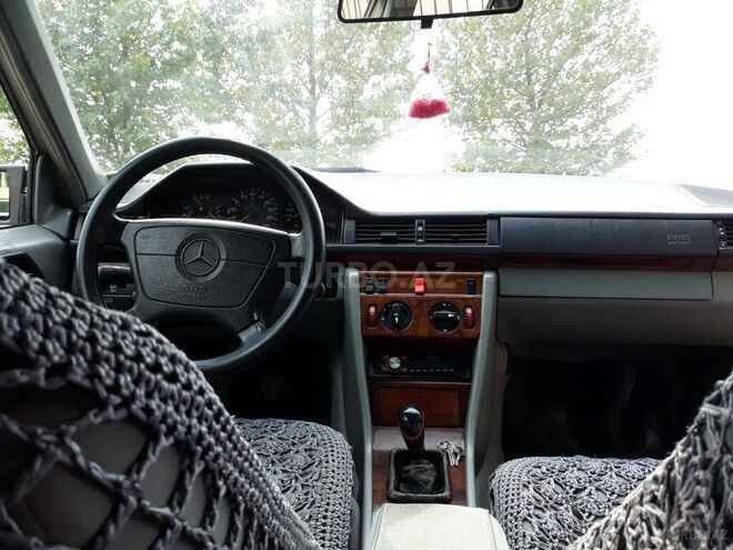 Mercedes E 250 1995, 560,082 km - 2.5 л - Gəncə