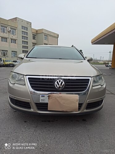 Volkswagen Passat 2005, 180,000 km - 2.0 l - Bakı