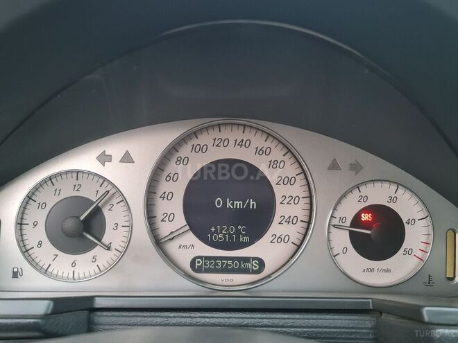 Mercedes E 270 2002, 323,750 km - 2.7 л - Bakı