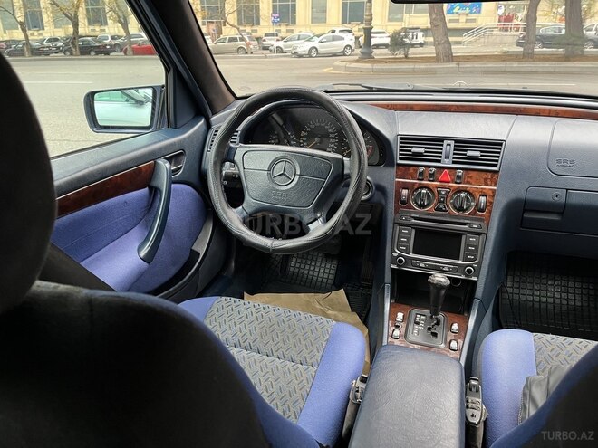 Mercedes C 240 1997, 393,000 km - 2.4 l - Bakı