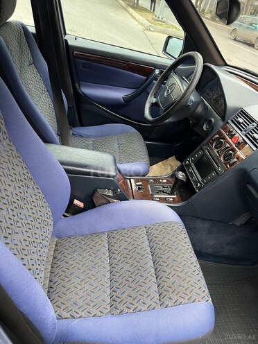 Mercedes C 240 1997, 393,000 km - 2.4 l - Bakı