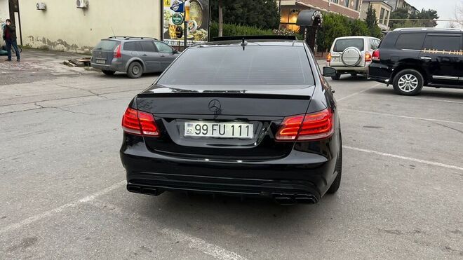 Mercedes E 350 2009, 143,000 km - 3.5 l - Bakı