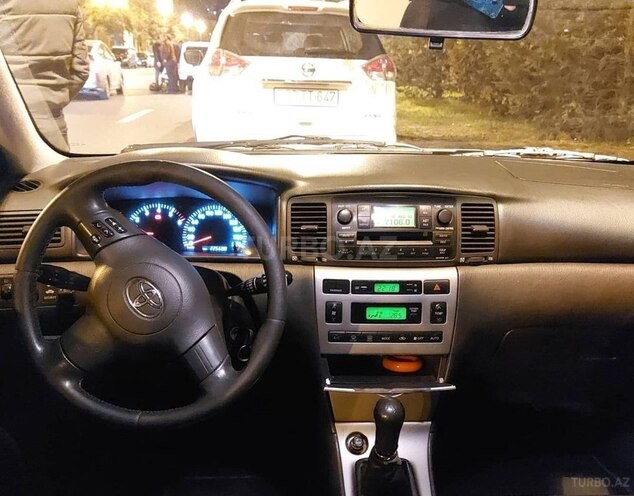 Toyota Corolla 2004, 312,000 km - 1.4 l - Bakı