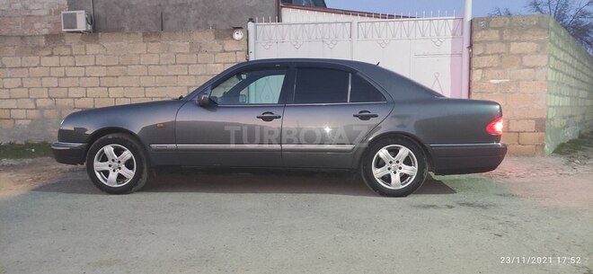 Mercedes E 230 1995, 439,000 km - 2.3 l - Zərdab