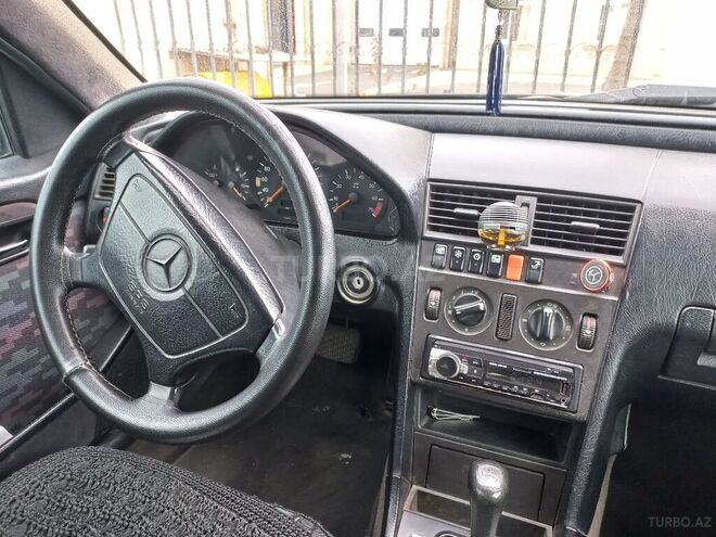 Mercedes C 200 1995, 297,000 km - 2.0 л - Bakı