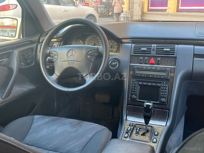 Mercedes E 240 2001, 211,200 km - 2.4 l - Bakı