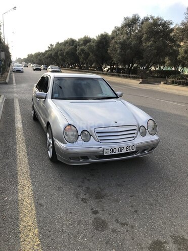 Mercedes E 240 2001, 322,000 km - 2.6 l - Bakı
