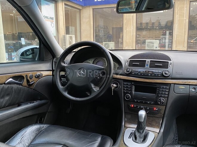 Mercedes E 320 2002, 201,000 km - 3.2 l - Bakı