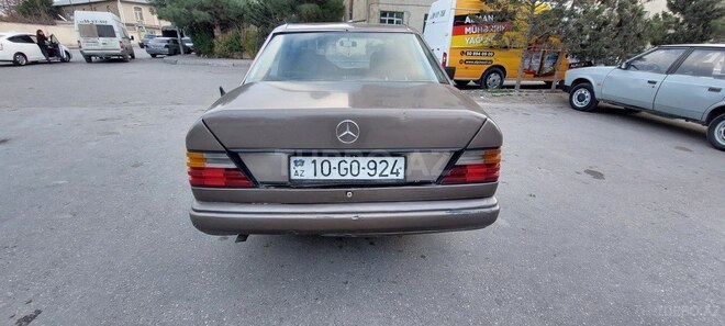 Mercedes E 250 1990, 250,000 km - 2.5 л - Bakı