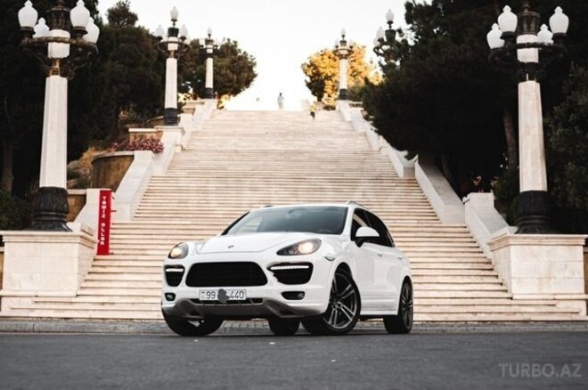 Porsche Cayenne Turbo 2012, 170,000 km - 4.8 l - Bakı