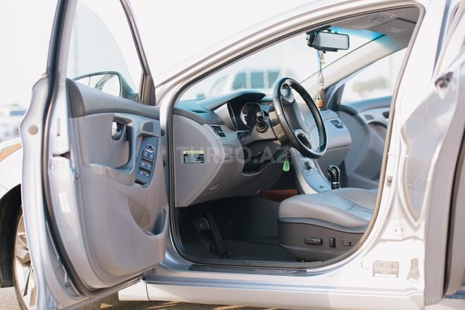 Hyundai Elantra 2015, 119,091 km - 1.8 l - Bakı