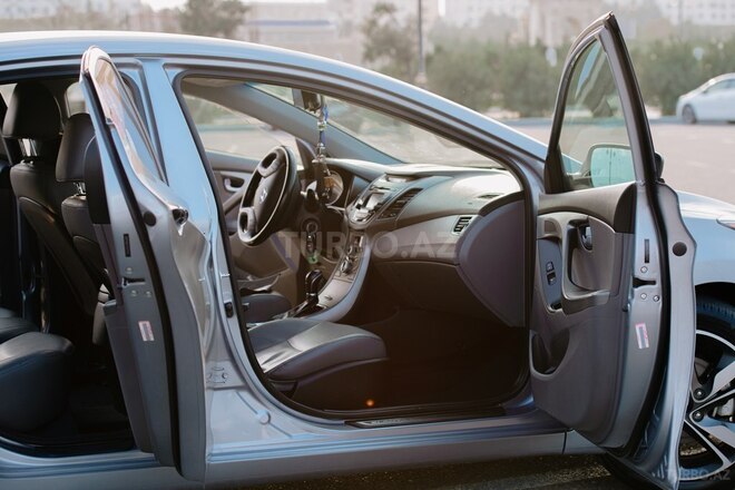 Hyundai Elantra 2015, 119,091 km - 1.8 l - Bakı