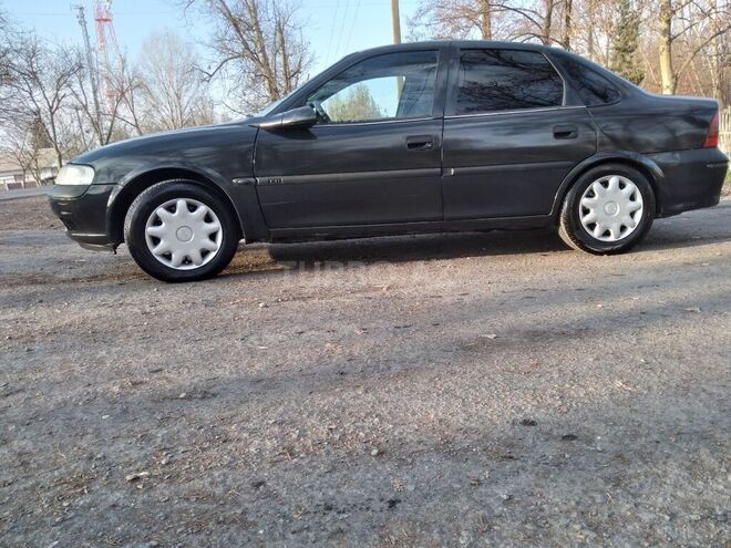 Opel Vectra 1996, 425,852 km - 2.0 l - Zaqatala