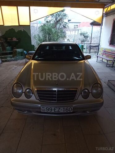 Mercedes E 220 1999, 330,000 km - 2.2 l - Bakı