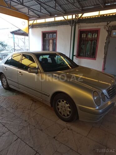 Mercedes E 220 1999, 330,000 km - 2.2 l - Bakı