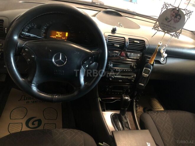 Mercedes C 220 2002, 238,657 km - 2.2 l - Bakı